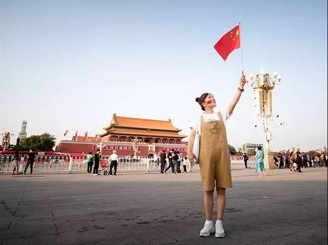 “大人物宝宝”专业喝茶火了,万丈红尘三杯酒,千秋大业一盏茶
